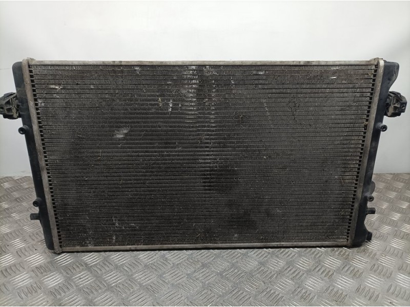 Recambio de radiador agua para volkswagen golf iv berlina (1j1) básico referencia OEM IAM   SIN REFERENCIA