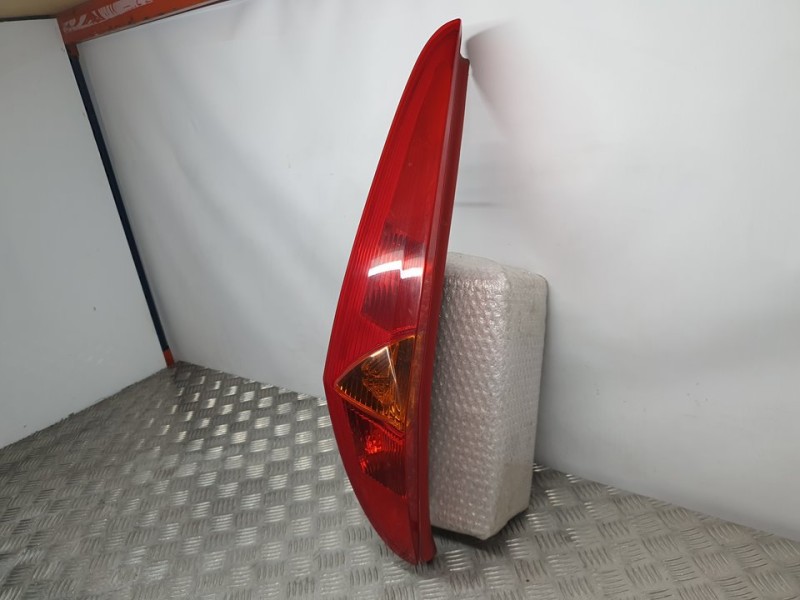 Recambio de piloto trasero izquierdo para fiat punto berlina (188) 1.2 8v elx (i) referencia OEM IAM 46523770 46523769 