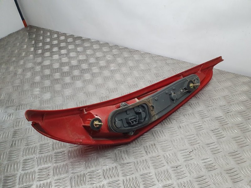 Recambio de piloto trasero izquierdo para fiat punto berlina (188) 1.2 8v elx (i) referencia OEM IAM 46523770 46523769 