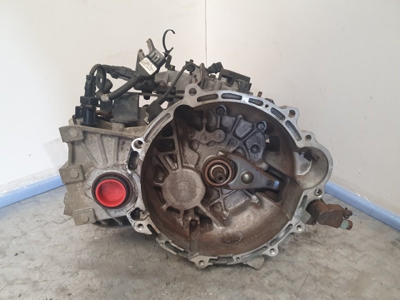 Recambio de caja cambios para kia cee´d active referencia OEM IAM S71767 4300023311 561098 5VELOCIDADES