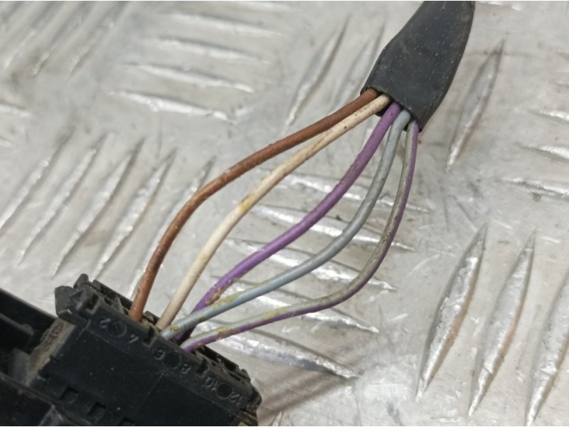 Recambio de retrovisor derecho para volkswagen golf iv berlina (1j1) básico referencia OEM IAM   ELECTRICO 5 CABLES