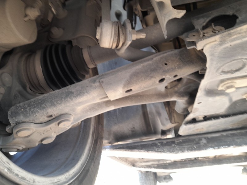 Recambio de brazo suspension inferior delantero derecho para peugeot 308 ii (lb_, lp_, lw_, lh_, l3_) 1.6 hdi 100 referencia OEM