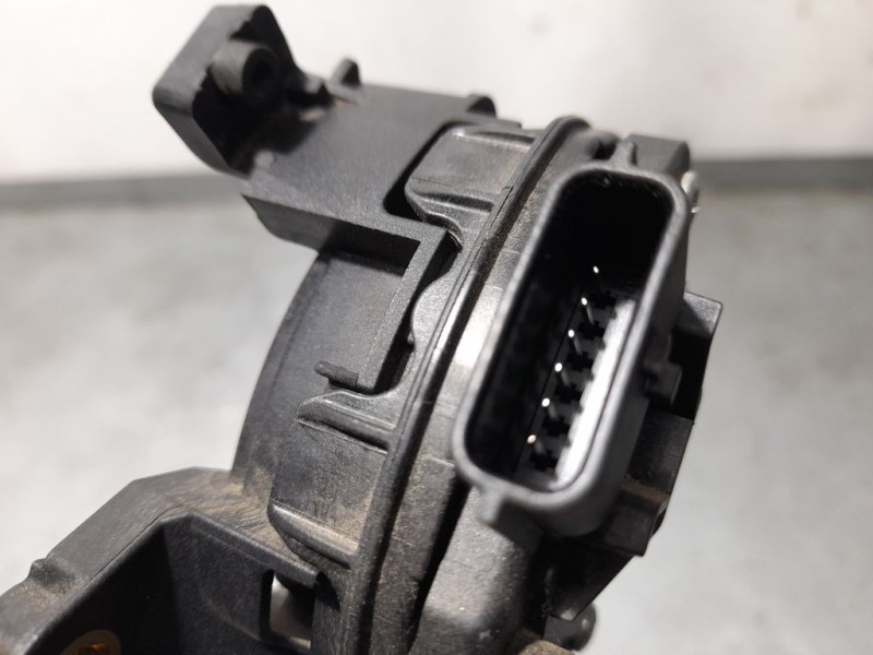 Recambio de potenciometro pedal para renault clio iv dynamique referencia OEM IAM 180029347R  