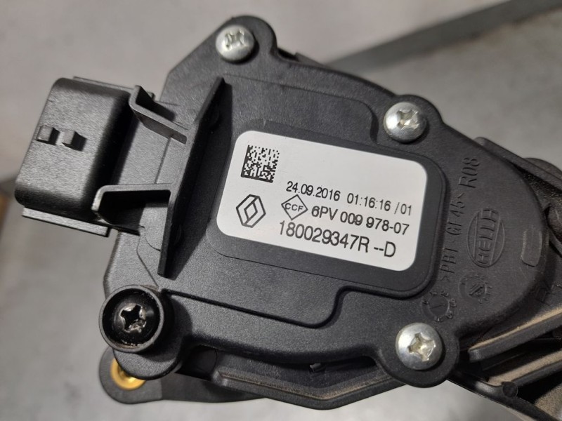 Recambio de potenciometro pedal para renault clio iv dynamique referencia OEM IAM 180029347R  