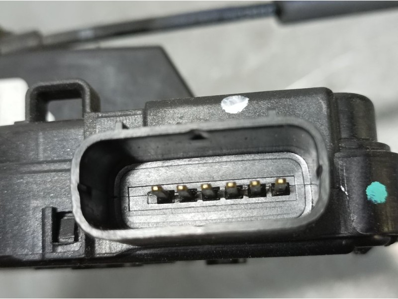 Recambio de cerradura puerta delantera derecha para hyundai ix35 classic 2wd referencia OEM IAM 813202S010  ELECTRICA