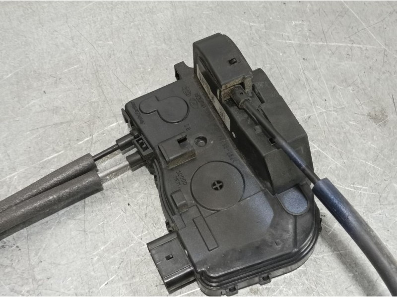 Recambio de cerradura puerta delantera derecha para hyundai ix35 classic 2wd referencia OEM IAM 813202S010  ELECTRICA