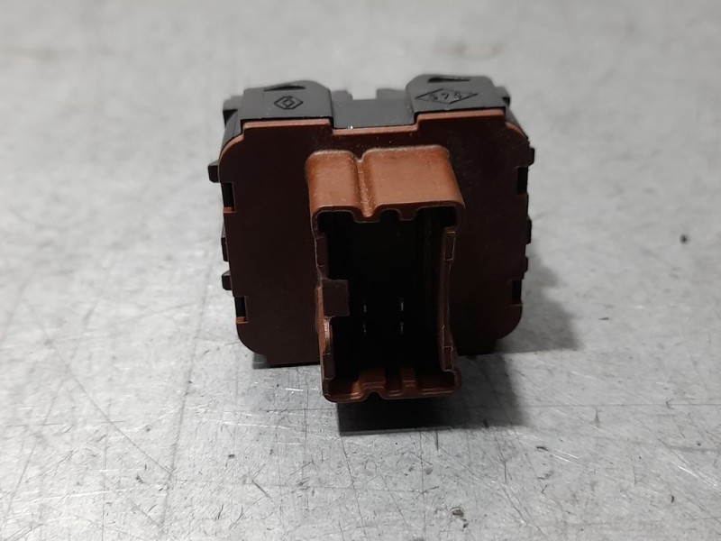 Recambio de mando elevalunas delantero izquierdo para renault clio iv dynamique referencia OEM IAM 254113300R 10023699 