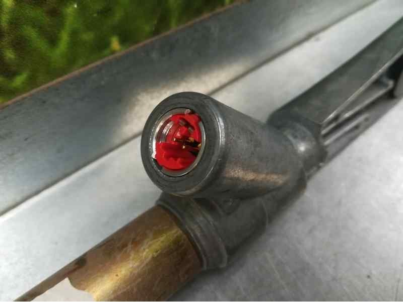 Recambio de pretensor airbag izquierdo para renault scenic ii confort expression referencia OEM IAM G128302A 4404136 