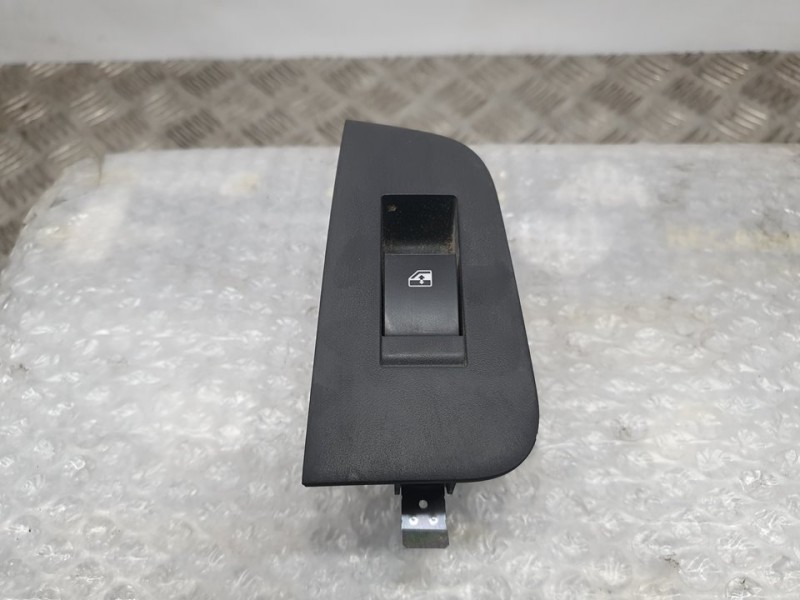 Recambio de mando elevalunas delantero derecho para chevrolet epica lt referencia OEM IAM SIN REF  