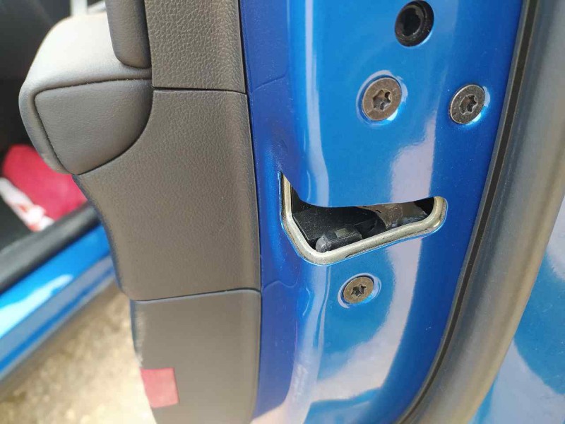 Recambio de cerradura puerta delantera derecha para ford puma titanium referencia OEM IAM H1BAA21812ME  
