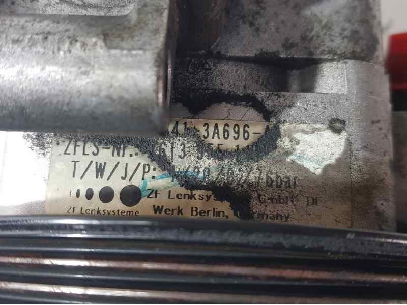 Recambio de bomba direccion para ford focus berlina (cak) ghia referencia OEM IAM 413A696A  