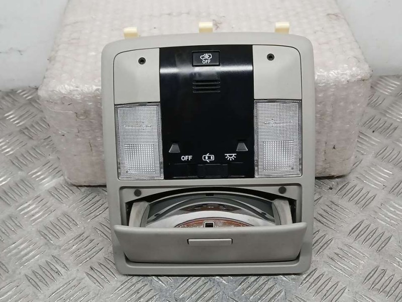 Recambio de luz interior para toyota land cruiser (j15) vx referencia OEM IAM 8126060K50B0 1D111123G 