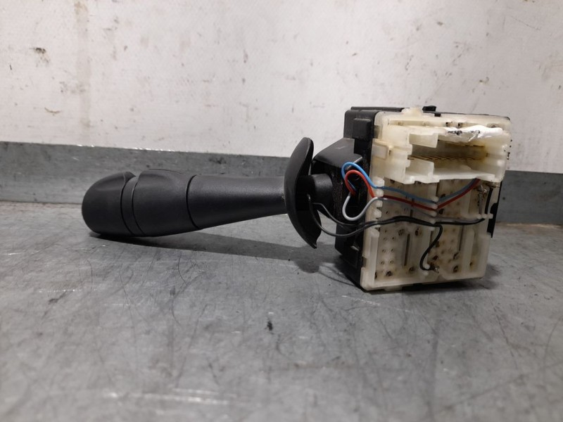 Recambio de mando limpia para renault clio iv dynamique referencia OEM IAM E10670323  