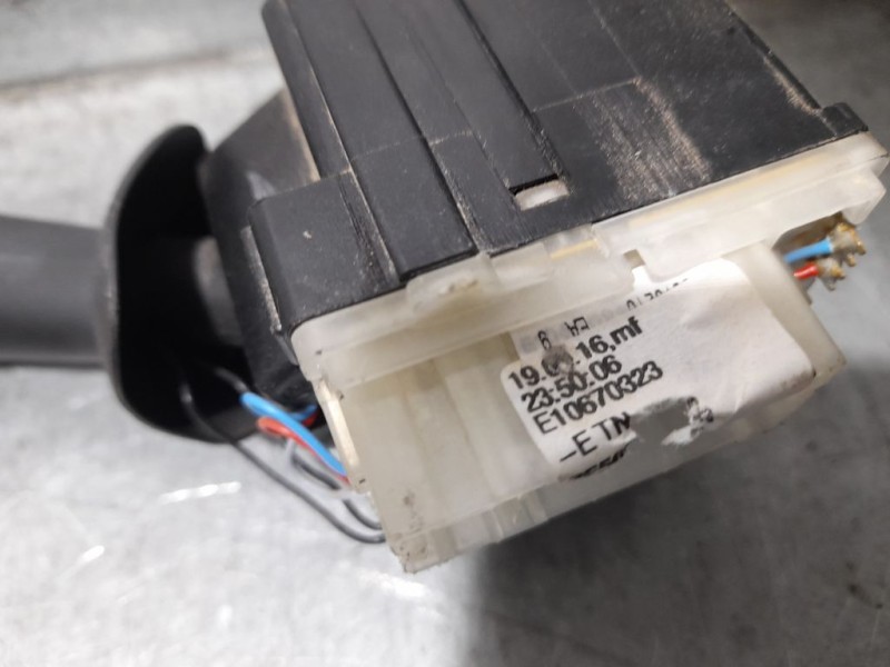 Recambio de mando limpia para renault clio iv dynamique referencia OEM IAM E10670323  