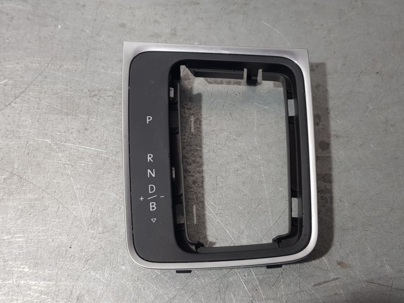 Recambio de modulo electronico para volkswagen golf vii lim. (bq1) e-golf referencia OEM IAM 5GE713203E  PAMTALLA SELECTOR MARCH