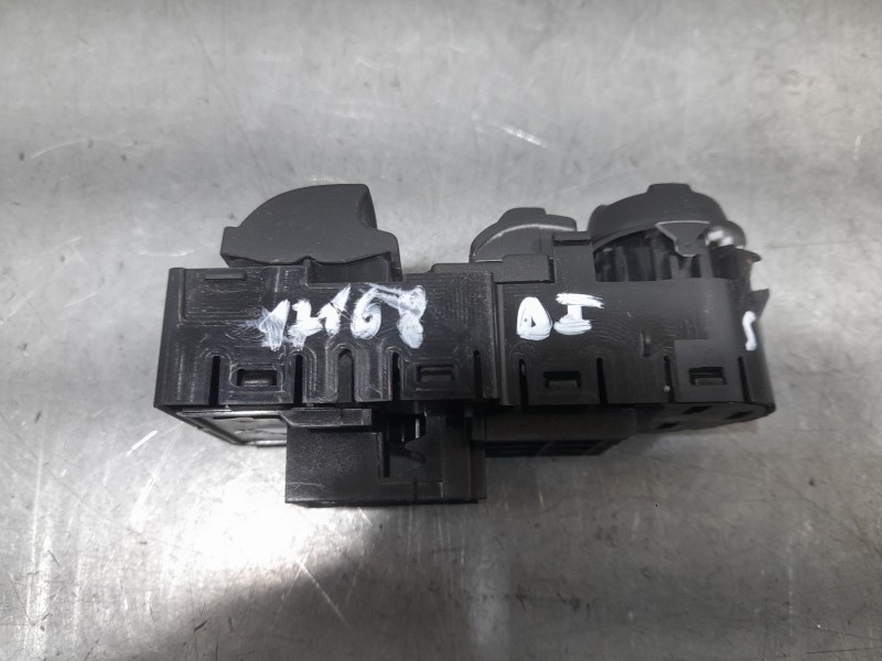 Recambio de mando elevalunas delantero izquierdo para peugeot expert furgoneta (v_) 1.5 bluehdi 120 referencia OEM IAM 98329368Z