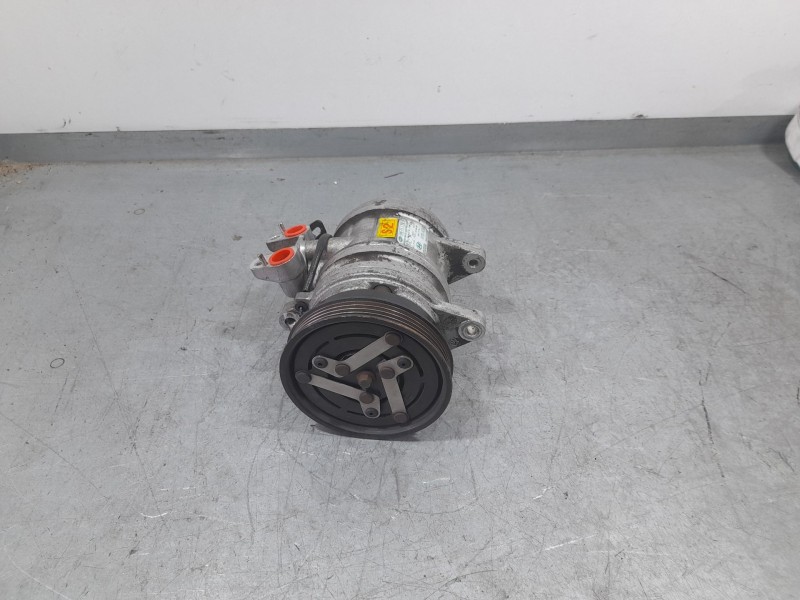 Recambio de compresor aire acondicionado para hyundai getz (tb) 1.1 referencia OEM IAM 977011CXXX HCC HS11TB
