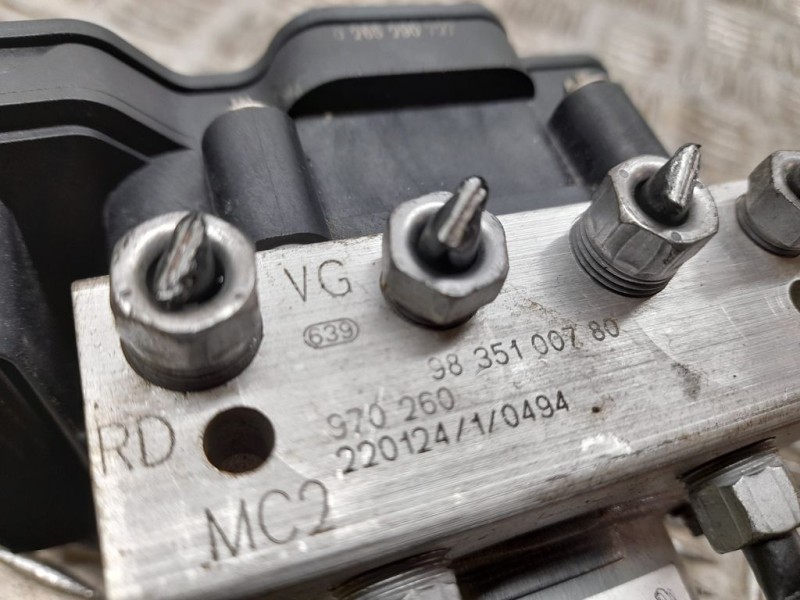 Recambio de abs para peugeot 308 gt referencia OEM IAM 9835100780  