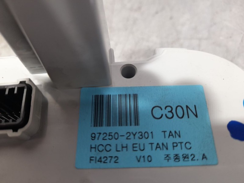 Recambio de mando climatizador para hyundai ix35 classic 2wd referencia OEM IAM 972502Y301  