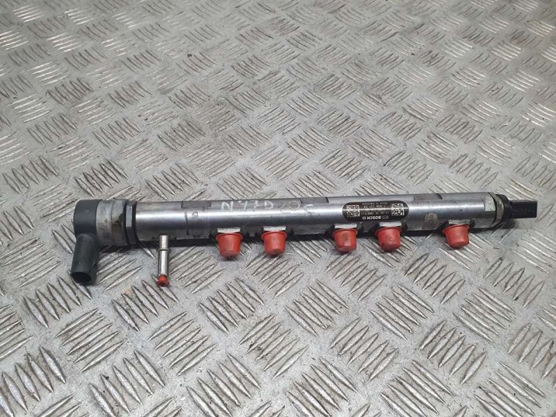 Recambio de rampa inyectora para bmw serie 3 lim. (f30) 2.0 16v diesel referencia OEM IAM 780912704 0445214182 BOSCH