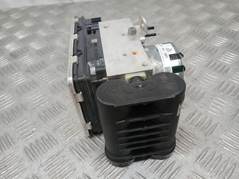 Recambio de bomba suspension para mercedes-benz clase c (w206) c 300 de (206.208) referencia OEM IAM A2063203307 TAPA TOCADA CON