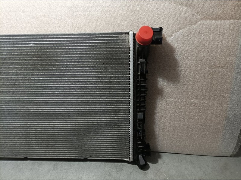 Recambio de radiador agua para dacia sandero stepway referencia OEM IAM 214107347R T79967C VALEO