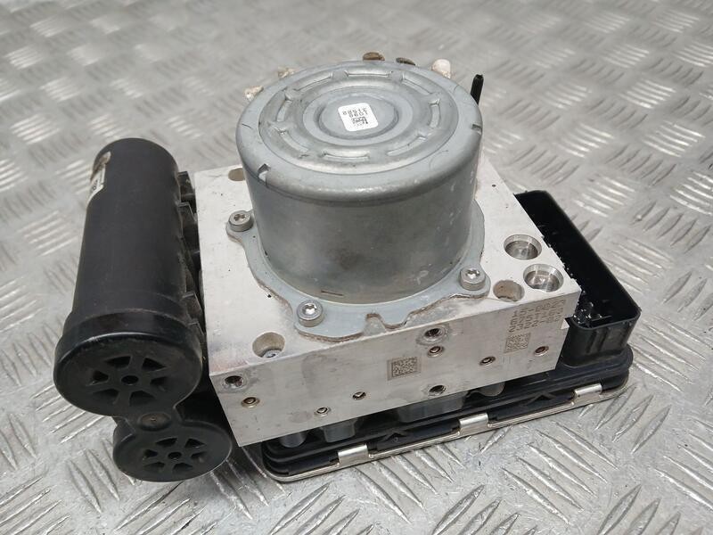 Recambio de bomba suspension para mercedes-benz clase c (w206) c 300 de (206.208) referencia OEM IAM A2063203307 TAPA TOCADA CON