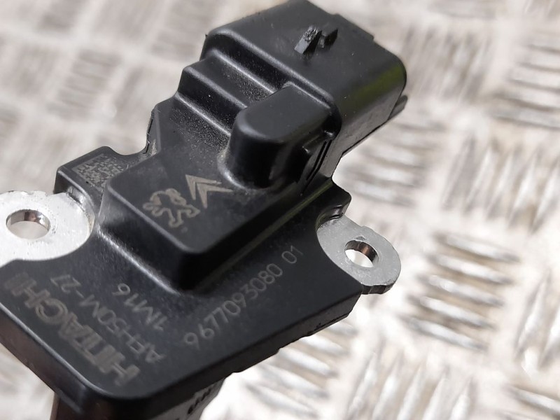 Recambio de caudalimetro para peugeot 308 gt referencia OEM IAM 9677093080 AFH50M27 HITACHI