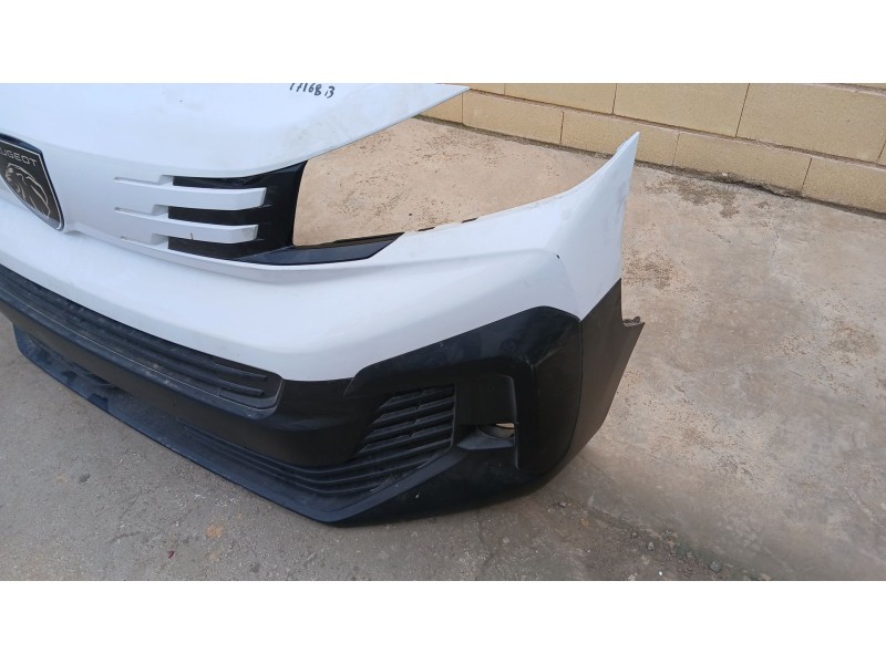 Recambio de paragolpes delantero para peugeot expert furgoneta (v_) 1.5 bluehdi 120 referencia OEM IAM   PESTAÑA ROTA