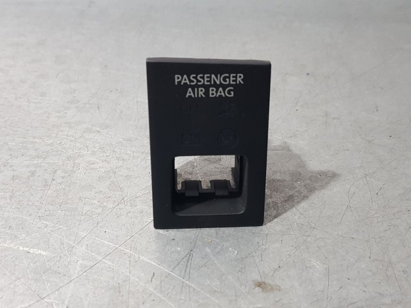 Recambio de modulo electronico para volkswagen golf vii lim. (bq1) e-golf referencia OEM IAM 5G1919225A  PANTALLA AIRBAG ACOMPAÑ