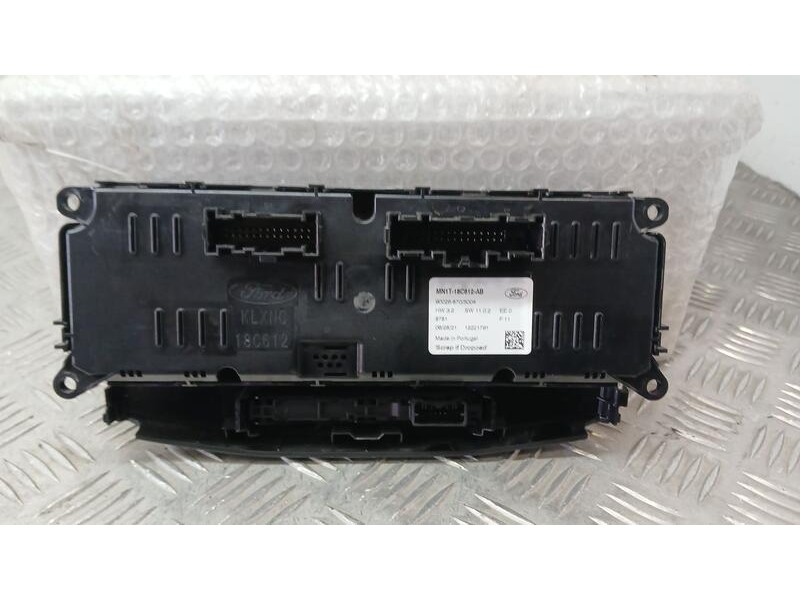 Recambio de mando climatizador para ford puma titanium referencia OEM IAM NM1T18C612AB  