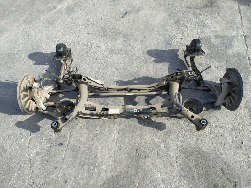 Recambio de puente trasero para skoda superb (3v3) active referencia OEM IAM   5 TORNILLOS