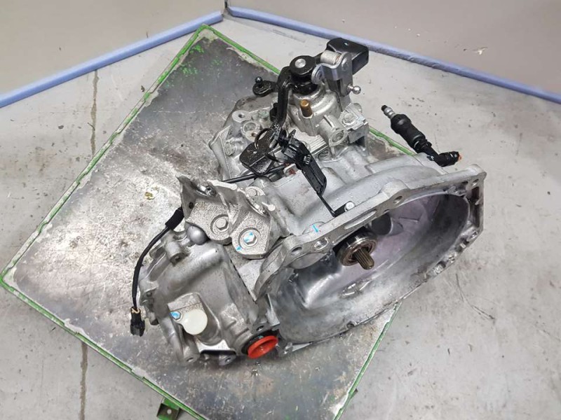 Recambio de caja cambios para opel karl edition referencia OEM IAM 25193045 631071664 5 VELOCIDADES