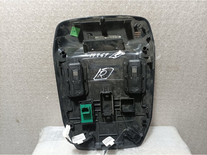 Recambio de luz interior para peugeot 308 gt referencia OEM IAM 98368529ZD  