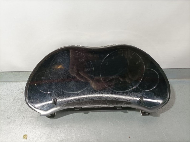 Recambio de cuadro instrumentos para toyota avensis berlina (t25) 1.8 sol sedán (4-ptas.) referencia OEM IAM 8380005531 MB257420