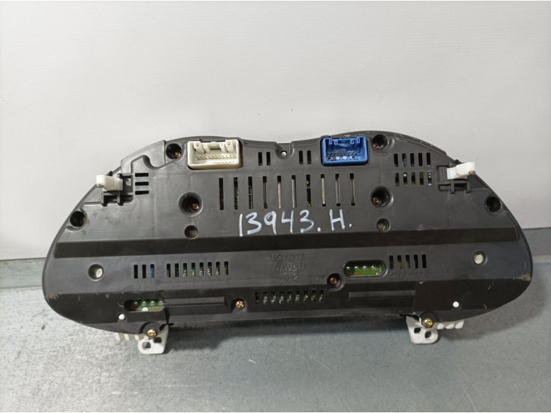 Recambio de cuadro instrumentos para toyota avensis berlina (t25) 1.8 sol sedán (4-ptas.) referencia OEM IAM 8380005531 MB257420