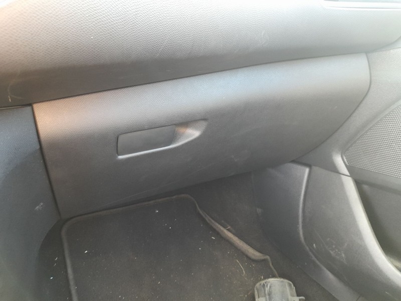 Recambio de guantera para peugeot 308 ii (lb_, lp_, lw_, lh_, l3_) 1.6 hdi 100 referencia OEM IAM 16108048ZD  