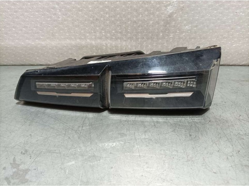 Recambio de piloto trasero derecho para peugeot 308 gt referencia OEM IAM 9835300280  LED/INTERIOR