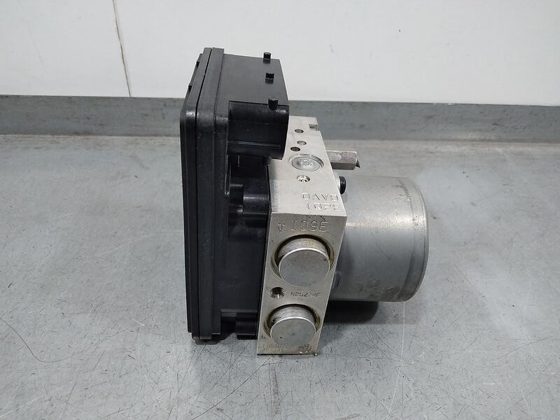 Recambio de abs para ssangyong rodius 4wd power referencia OEM IAM 4894021800 bh6013r700 