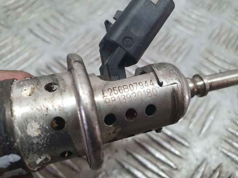 Recambio de inyector adblue para peugeot 2008 (p1) allure referencia OEM IAM 9813930180 L256B07944 