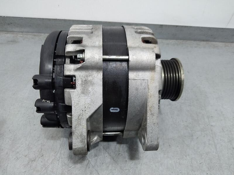 Recambio de alternador para ssangyong rodius 4wd power referencia OEM IAM a6711540302  