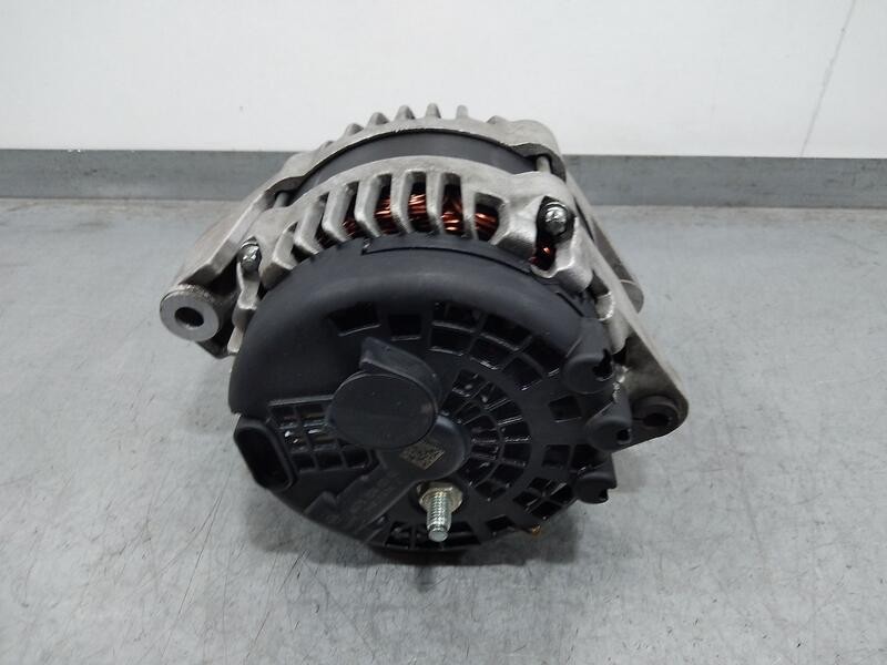 Recambio de alternador para ssangyong rodius 4wd power referencia OEM IAM a6711540302  