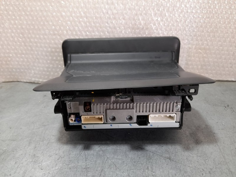 Recambio de sistema navegacion gps para dacia sandero stepway referencia OEM IAM 281150810R  