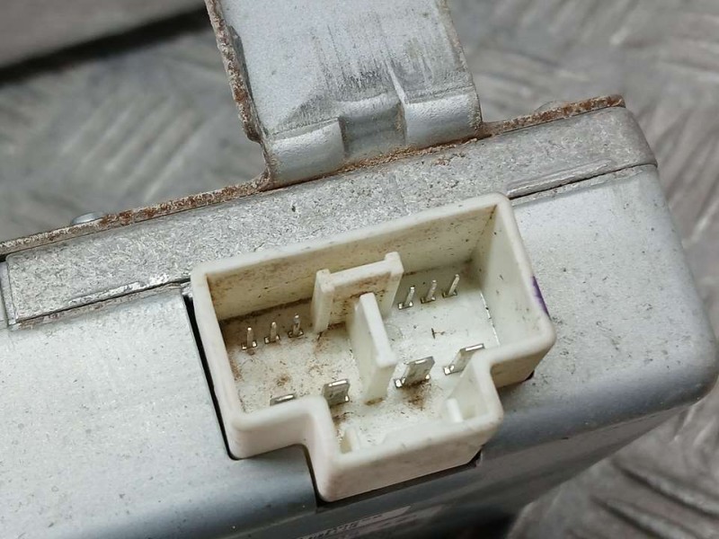 Recambio de modulo electronico para hyundai tucson essence 2wd referencia OEM IAM 95300D3000  