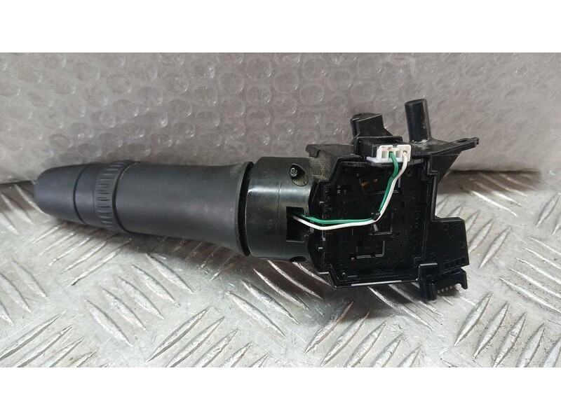 Recambio de mando limpia para mitsubishi space star (a00) motion referencia OEM IAM E532016  