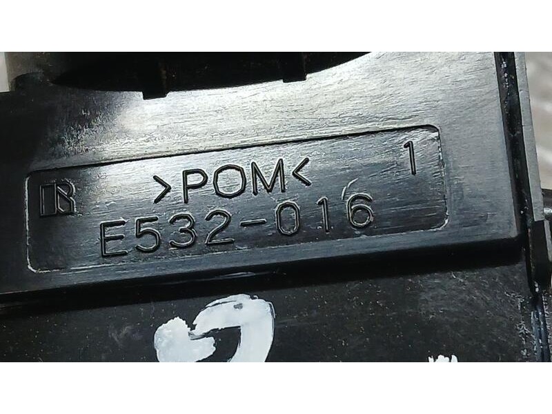 Recambio de mando limpia para mitsubishi space star (a00) motion referencia OEM IAM E532016  