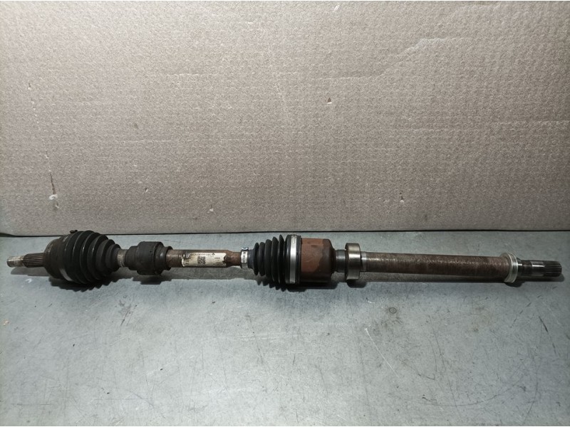 Recambio de transmision delantera derecha para dacia sandero stepway referencia OEM IAM 391003037A  FLECTOR ROTO