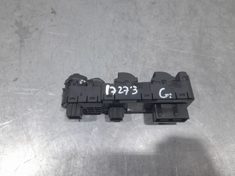 Recambio de mando elevalunas delantero izquierdo para peugeot 308 ii (lb_, lp_, lw_, lh_, l3_) 1.6 hdi 100 referencia OEM IAM 98