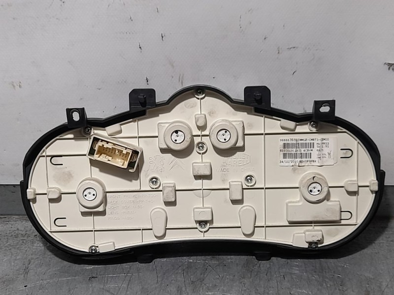 Recambio de cuadro instrumentos para peugeot 206+ básico referencia OEM IAM 9666636980  