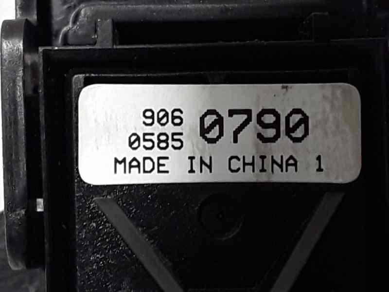 Recambio de boton freno mano electrico para opel insignia berlina selective referencia OEM IAM 9060790  